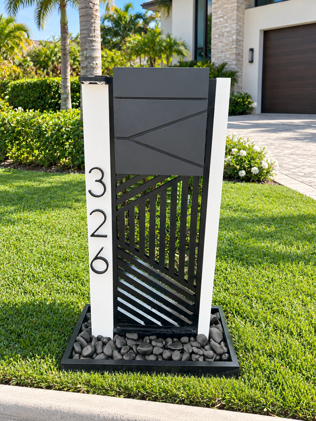 Labyrinth (Wall Mailbox)