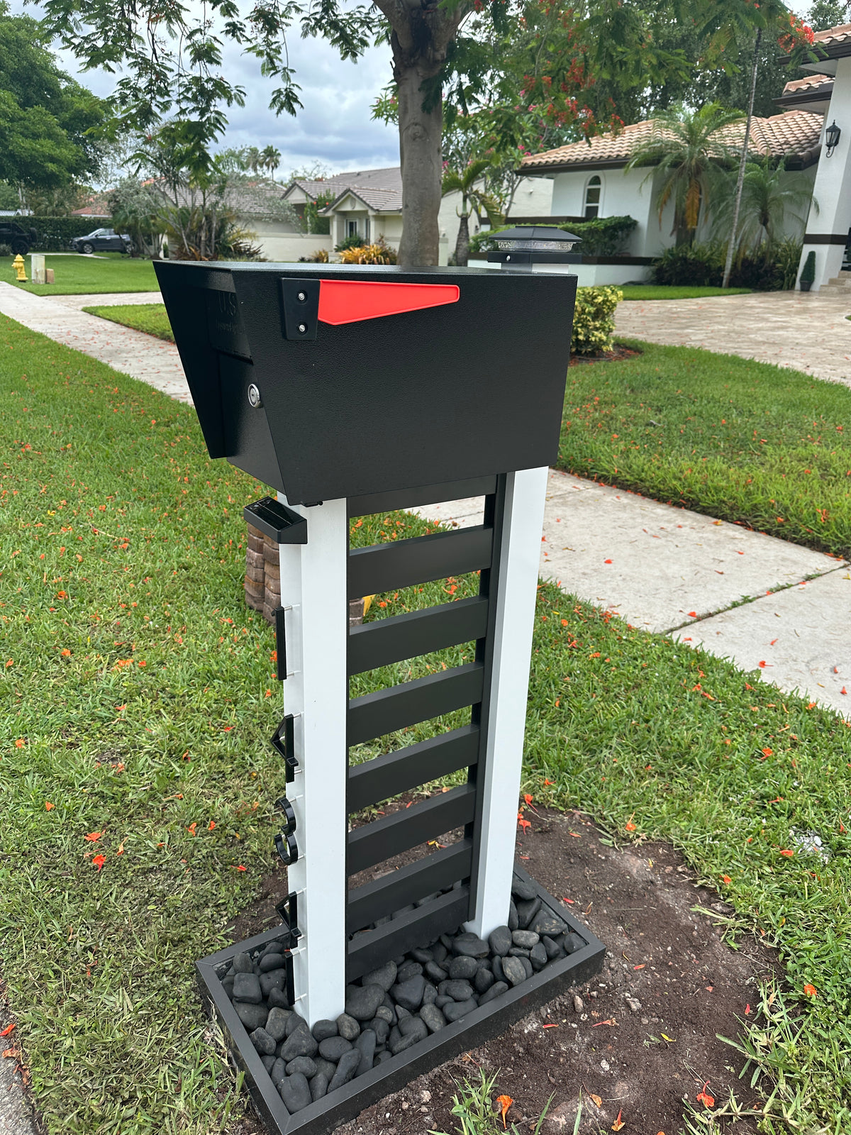 Mailbox Base Box "Hand-Crafted"