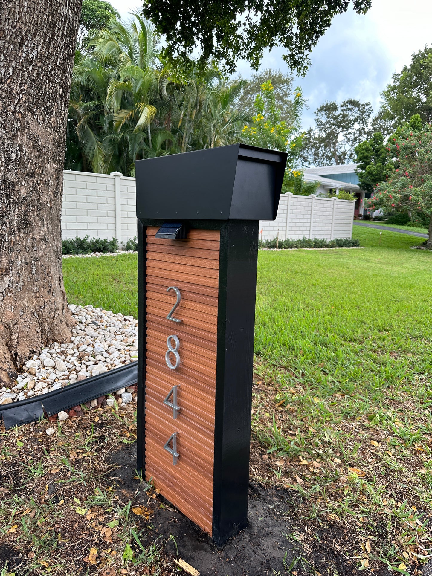 Teak Horizon Slat Square