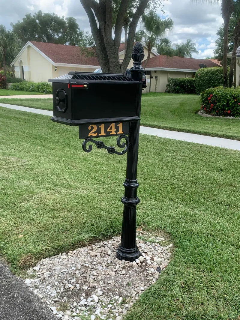 Kingston Tuscany Grande Mailbox