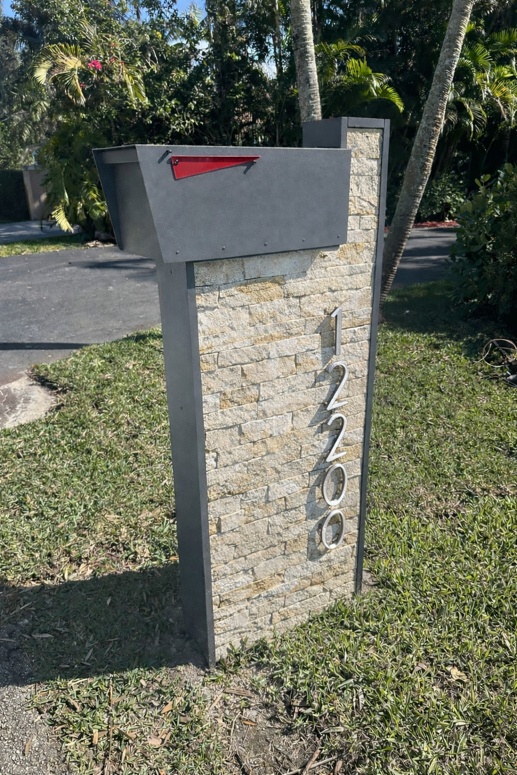 Thumbs Up Ledger Stone