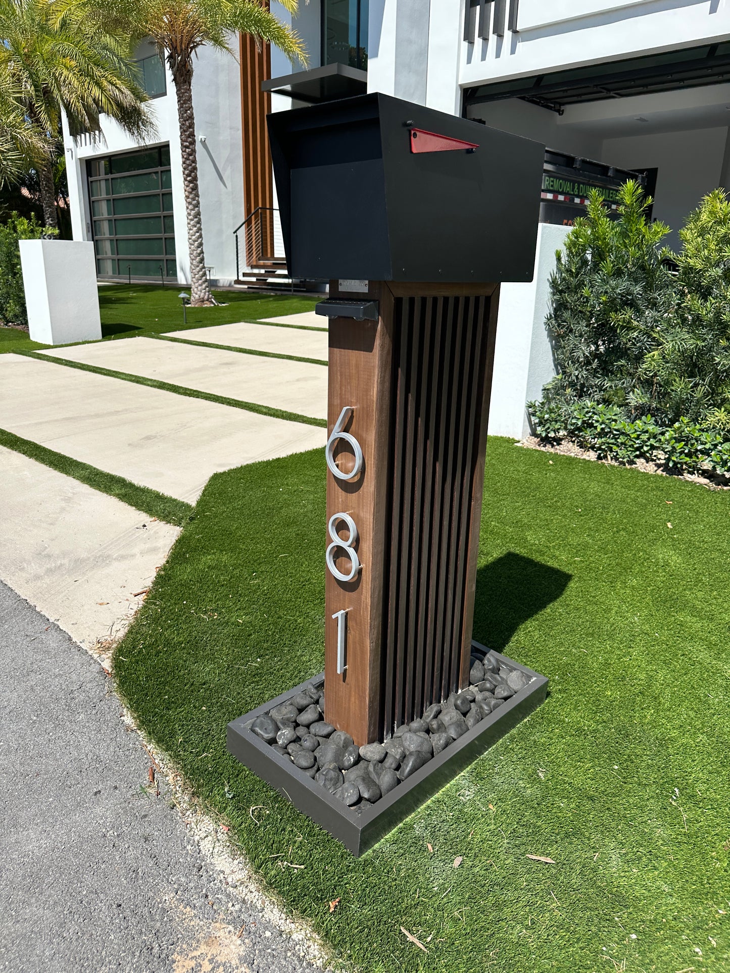 Mailbox Base Box "Hand-Crafted"