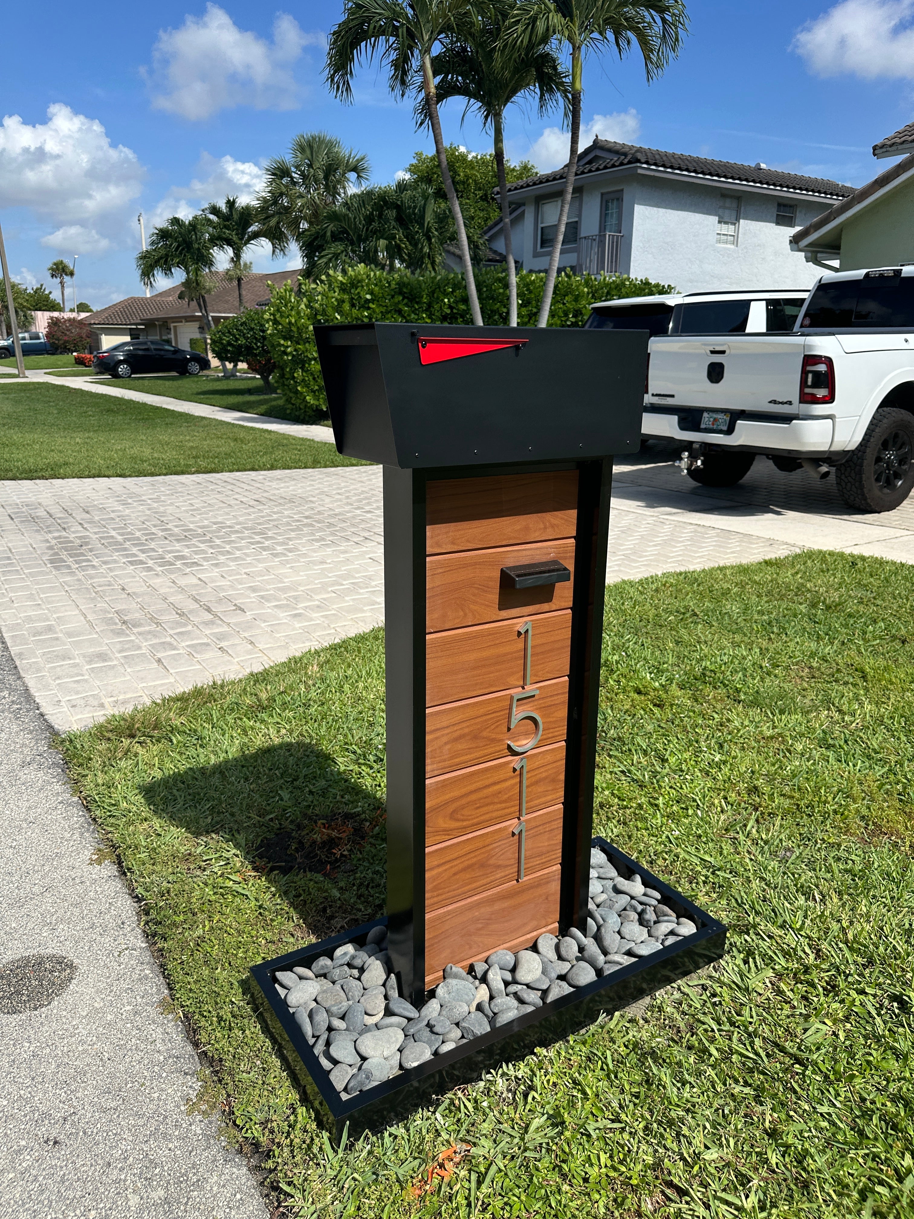 Mailbox Base Box "Hand-Crafted"