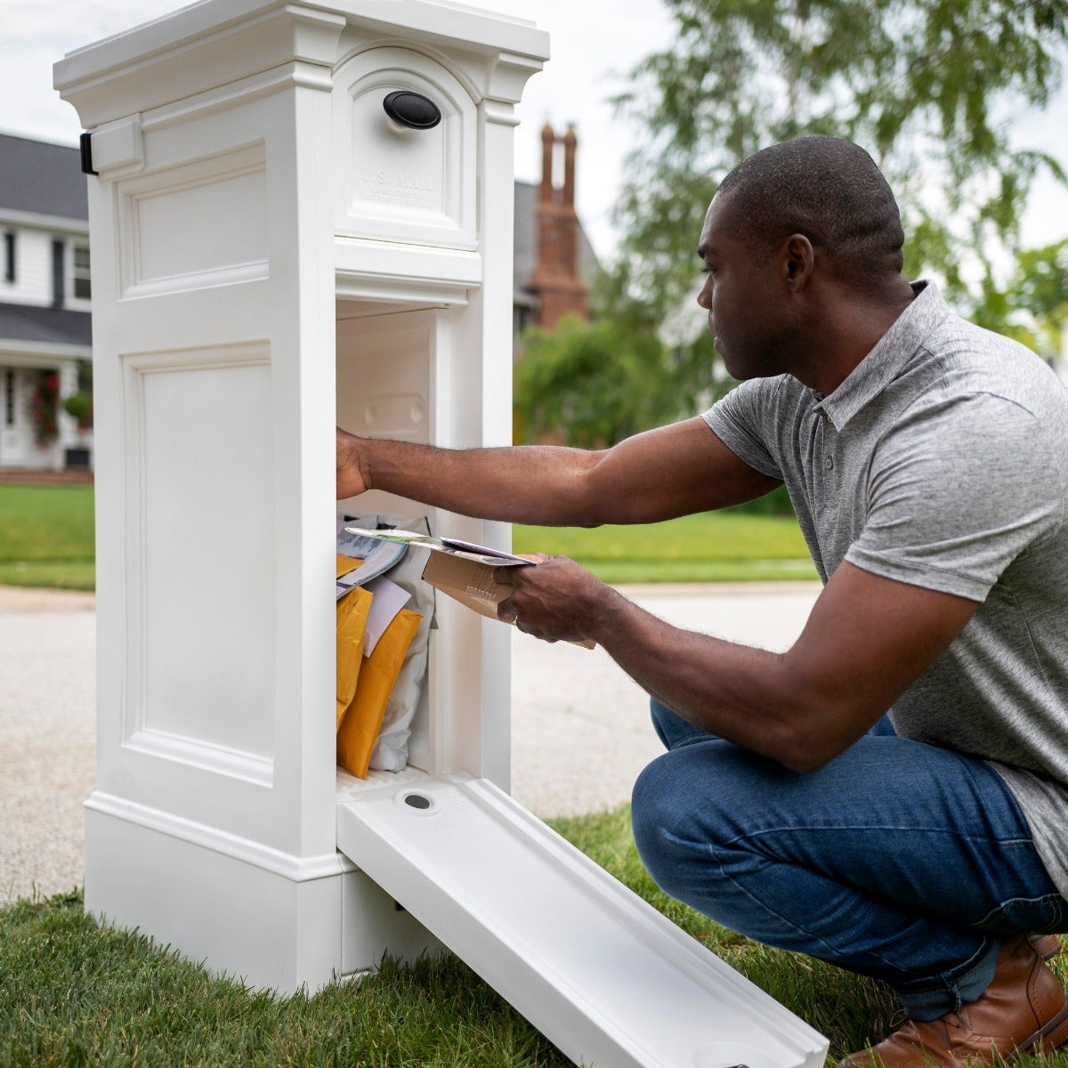 Atherton Reserve storage mailbox in Classic White