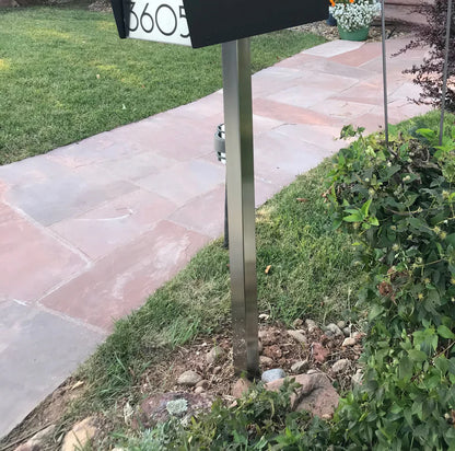 Onyx Post